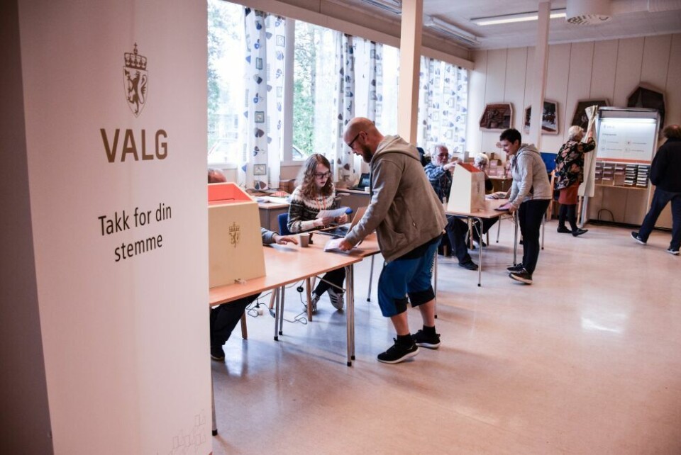 MANGE. Det har vært bra med folk som stemmer i Saltdal i år, har følere av funksjonærene Saltenposten har snakket med inntrykk av. MANGE. Det har vært bra med folk som stemmer i Saltdal i år, har følere av funksjonærene Saltenposten har snakket med inntrykk av. Foto: Tarjei Abelsen