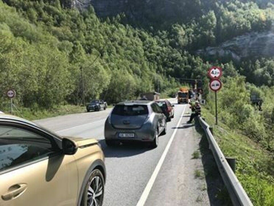 VENTETID. Det er ventetid på opptil en halv time for å komme gjennom Kvænflogtunnelen. VENTETID. Det er ventetid på opptil en halv time for å komme gjennom Kvænflogtunnelen. Foto: Maria Edvardsen