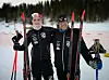 GLADE GUTTER. Skjerstad ILs Chris og André Støvset sammen på Seljeåsen skistadion under årets Sisorenn. For André er det 25. sesongen han er smører, trener og støtteapparat for sine barn. Foto: Tarjei Abelsen
