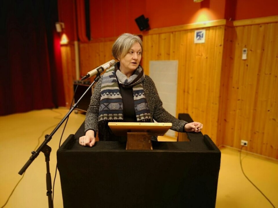 SKEPTISK. Anne-Lise Nordvik Arntzen var en av kommunestyrerepresentantene som stiller spørsmål ved vurderingen av om ansatte på Elkem Salten er habil i ekspropriasjonssaken. - Jeg vil gjerne se et dokument på denne vurderingen, sa Arntzen. SKEPTISK. Anne-Lise Nordvik Arntzen var en av kommunestyrerepresentantene som stiller spørsmål ved vurderingen av om ansatte på Elkem Salten er habil i ekspropriasjonssaken. - Jeg vil gjerne se et dokument på denne vurderingen, sa Arntzen. Foto: Tarjei Abelsen