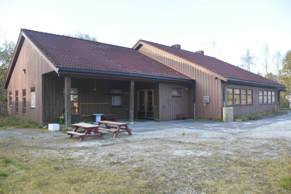 PÅ MARKEDET. Kosmo skole er ute for salg igjen, men dette gangen som fritidsbolig. PÅ MARKEDET. Kosmo skole er ute for salg igjen, men dette gangen som fritidsbolig. Foto: Sylvia Bredal