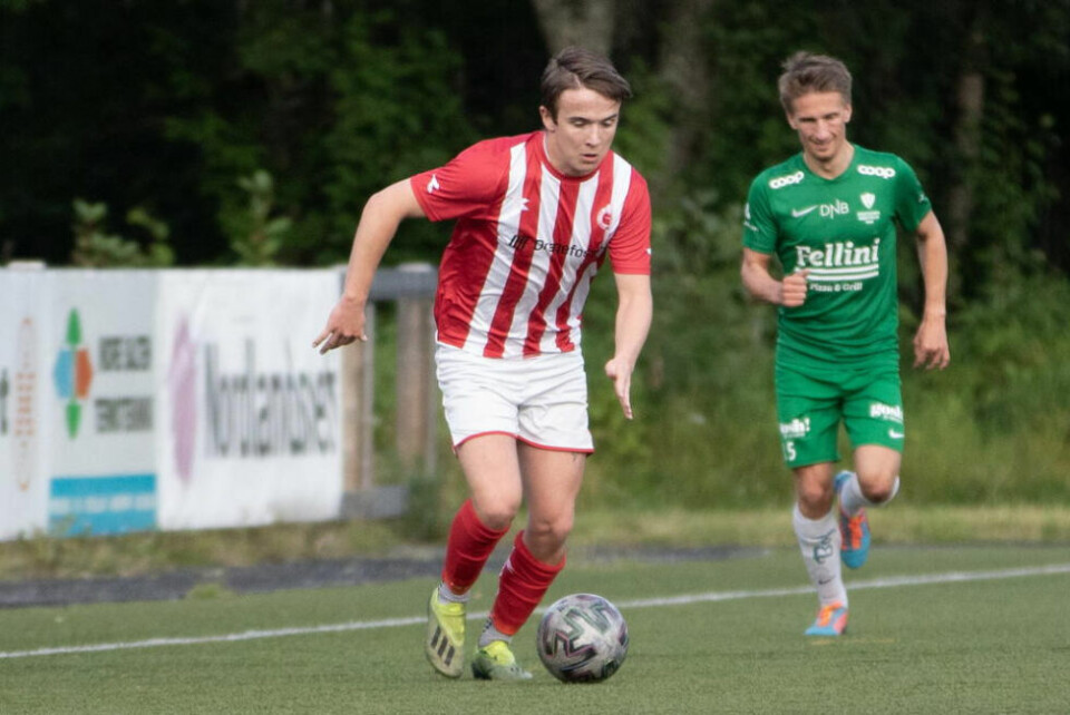 SCORET. Magnus J. Klaussen utlignet til 2-2 like før slutt mot Innstranda 2 og berget med det ett poeng for Saltdalkameratene. SCORET. Magnus J. Klaussen utlignet til 2-2 like før slutt mot Innstranda 2 og berget med det ett poeng for Saltdalkameratene. Foto: Tommy Pettersen