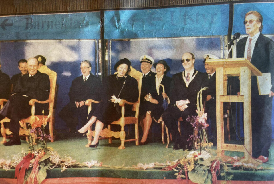 PROLOG. Christian Næstby skapte smil og latter i sin prolog til kongen og dronningen. PROLOG. Christian Næstby skapte smil og latter i sin prolog til kongen og dronningen. Foto: Faksimile Nordlands Framtid