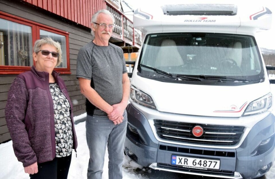 LENGTER. Egil og Regine Kristoffersen lengter etter å komme seg på tur igjen med bobilen. Dette blir andre sesong med bobil-opplevelser. LENGTER. Egil og Regine Kristoffersen lengter etter å komme seg på tur igjen med bobilen. Dette blir andre sesong med bobil-opplevelser. Foto: Sylvia Bredal