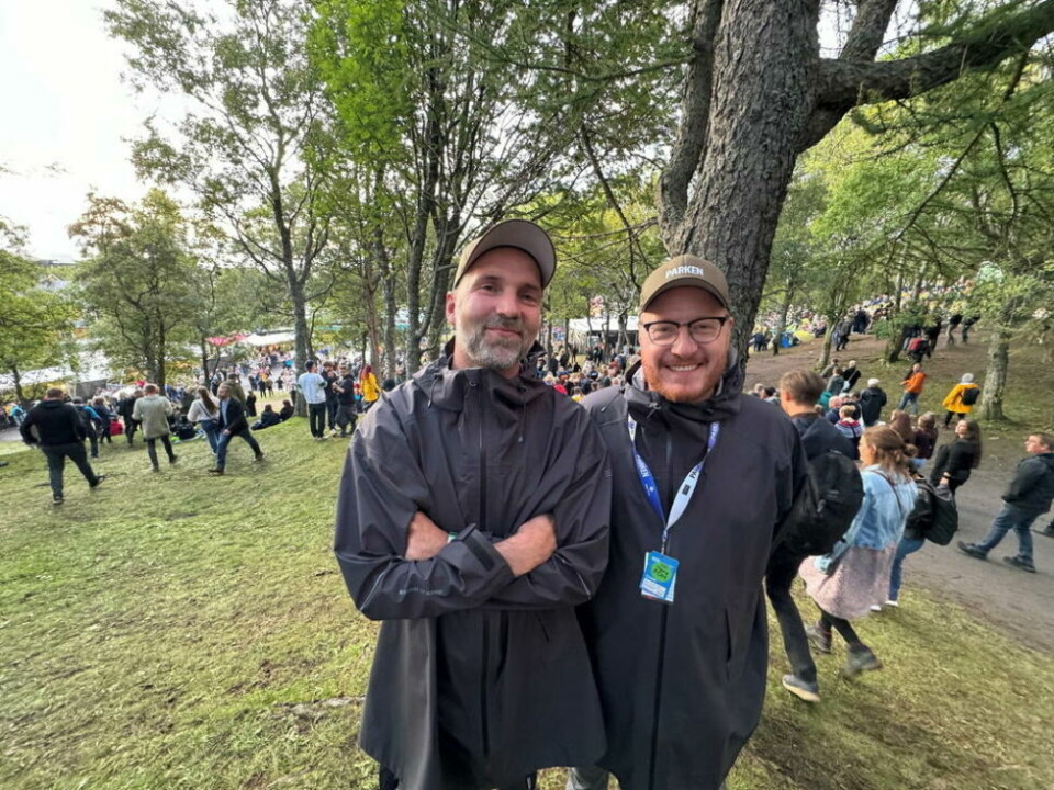 VELDIG FORNØYD. Festivalsjef Gøran Aamodt (t.v.) i Parkenfestivalen er veldig glad for at ha har fått Stian Andre Sakariassen Olsen med på laget. - Han er veldig dyktig, og en mann som kan veldig mye, sier han om Stian. VELDIG FORNØYD. Festivalsjef Gøran Aamodt (t.v.) i Parkenfestivalen er veldig glad for at ha har fått Stian Andre Sakariassen Olsen med på laget. - Han er veldig dyktig, og en mann som kan veldig mye, sier han om Stian. Foto: Helge Simonsen