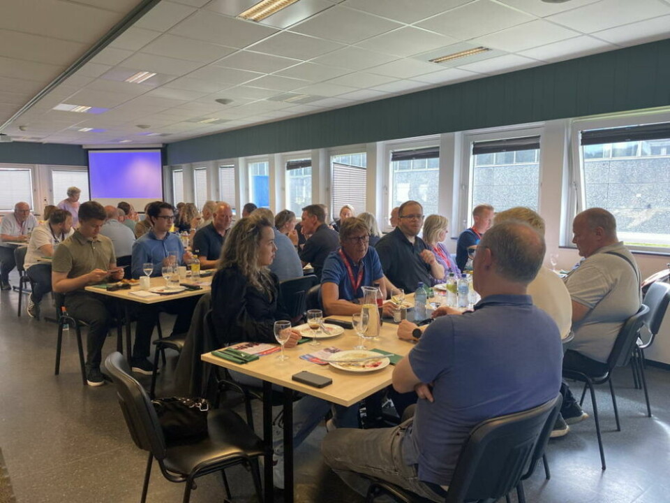 FYLTE KANTINA. Mange møtte opp på Equinor sitt leverandøreminar på Nexans sin fabrikk på Rognan, og fikk høre at det er mange flere likheter enn man skulle tro mellom Equinor og Nexans. FYLTE KANTINA. Mange møtte opp på Equinor sitt leverandøreminar på Nexans sin fabrikk på Rognan, og fikk høre at det er mange flere likheter enn man skulle tro mellom Equinor og Nexans. Foto: Jan E. Håkonsen