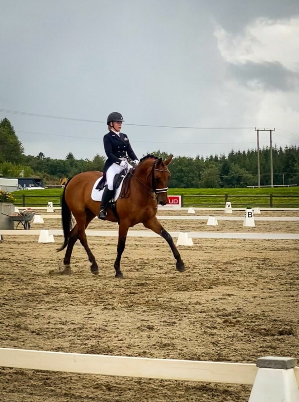 STARTER FOR FAUSKE. Siden hun startet å ri, har hun vært medlem i og representert Fauske kjøre- og rideklubb på stevner. STARTER FOR FAUSKE. Siden hun startet å ri, har hun vært medlem i og representert Fauske kjøre- og rideklubb på stevner. Foto: Privat