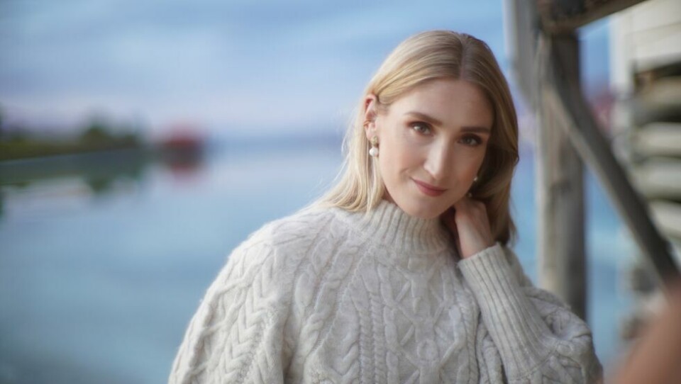 SAMMEN, MEN ALENE. Christel Alsos lar en velkjent følelse for de fleste av oss slippe inn i den nye låten sin, That Lonely Feeling, som slippes 2. oktober. SAMMEN, MEN ALENE. Christel Alsos lar en velkjent følelse for de fleste av oss slippe inn i den nye låten sin, That Lonely Feeling, som slippes 2. oktober. Foto: Finn-Erik Rognan
