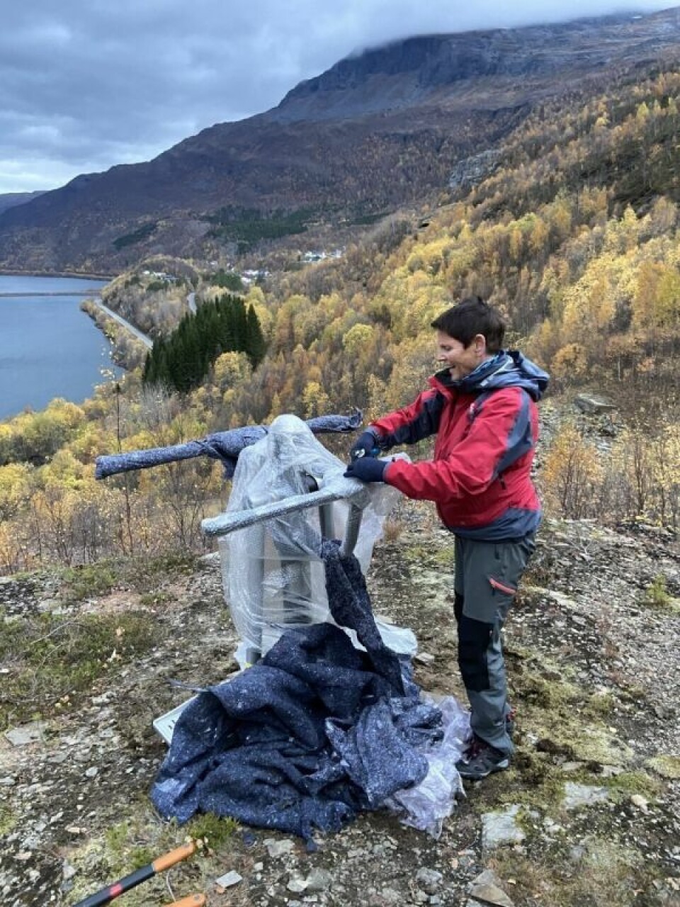 TRENING MED UTSIKT. De som bruker det utendørs 'treningsstudioet' Sulis får ei fin utsikt til treninga. TRENING MED UTSIKT. De som bruker det utendørs 'treningsstudioet' Sulis får ei fin utsikt til treninga. Foto: Eirik Godtfredsen