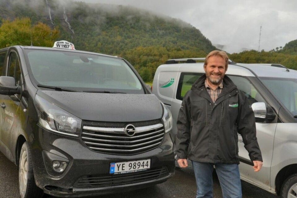 HJELP. Øyvind Sande og Beiarn Taxi håper på økonomisk drahjelp fra kommunen for å kunne gjennomføre planlagte investeringer. Koronasituasjonen har spist opp overskuddet. HJELP. Øyvind Sande og Beiarn Taxi håper på økonomisk drahjelp fra kommunen for å kunne gjennomføre planlagte investeringer. Koronasituasjonen har spist opp overskuddet. Foto: Laila Gabrielsen
