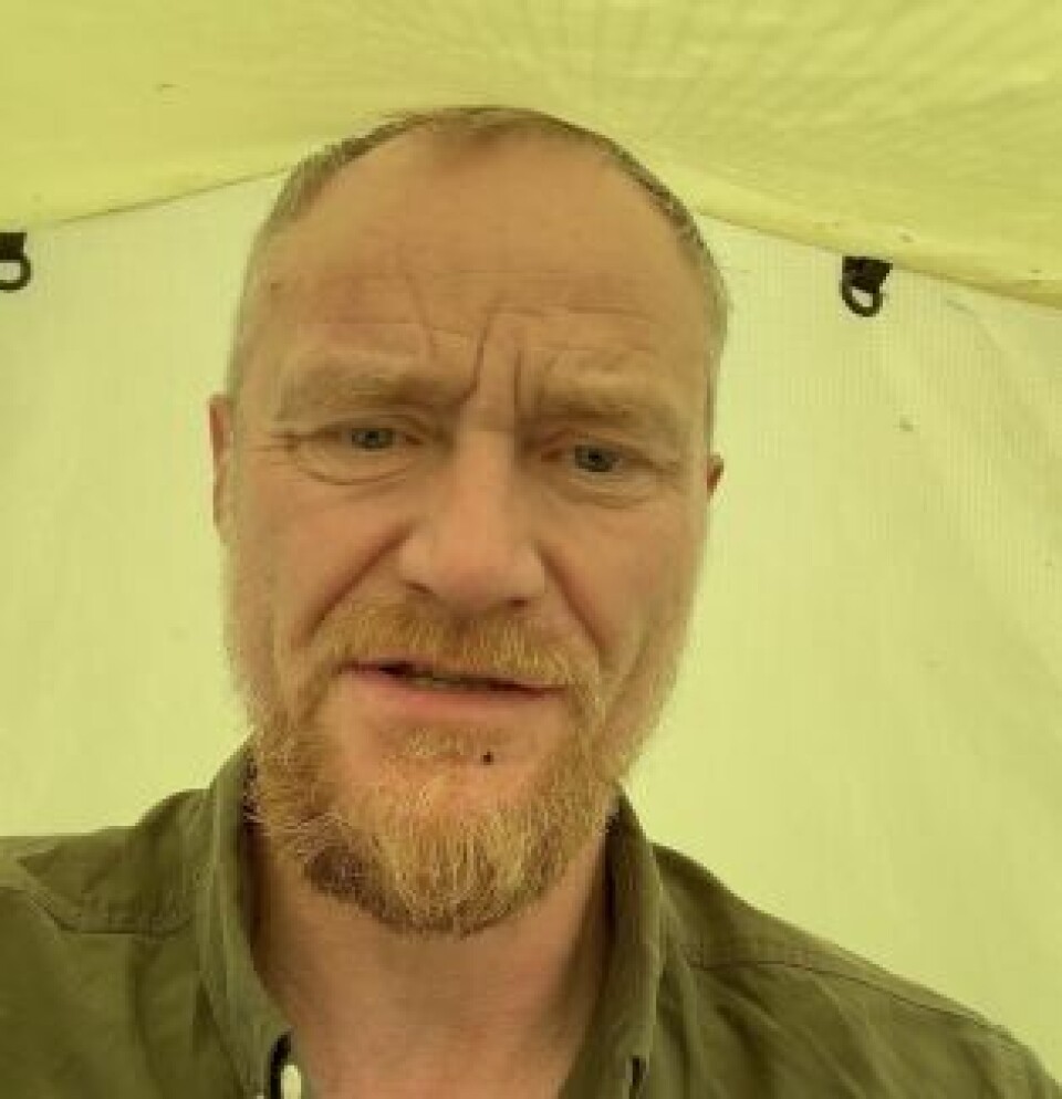 Søker ly i teltet: - Det er ikke regnet som lager lyden