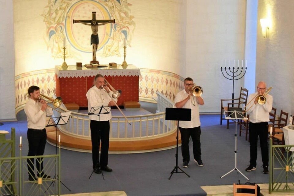 LANDKJENNING. Her fremfører Bodø Trombonekvartett ”Landkjenning”, opus 31 av Edvard Grieg. Fra venstre Andreas Lea, Gunnar Høgseth, Anders Lea Karlskås og Knut Hagvåg Ellingsen. LANDKJENNING. Her fremfører Bodø Trombonekvartett ”Landkjenning”, opus 31 av Edvard Grieg. Fra venstre Andreas Lea, Gunnar Høgseth, Anders Lea Karlskås og Knut Hagvåg Ellingsen.