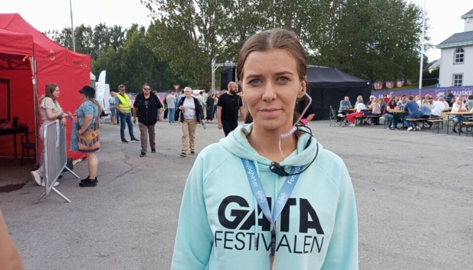 De frivilligeHÅPER PÅ GOD STEMNING. Therese Gjelseth er admin og koordinator på Gata. Det er hennes første gang og det gleder henne at folk kan komme til Fauske på Gatafestivalen og ha det gøy sammen.