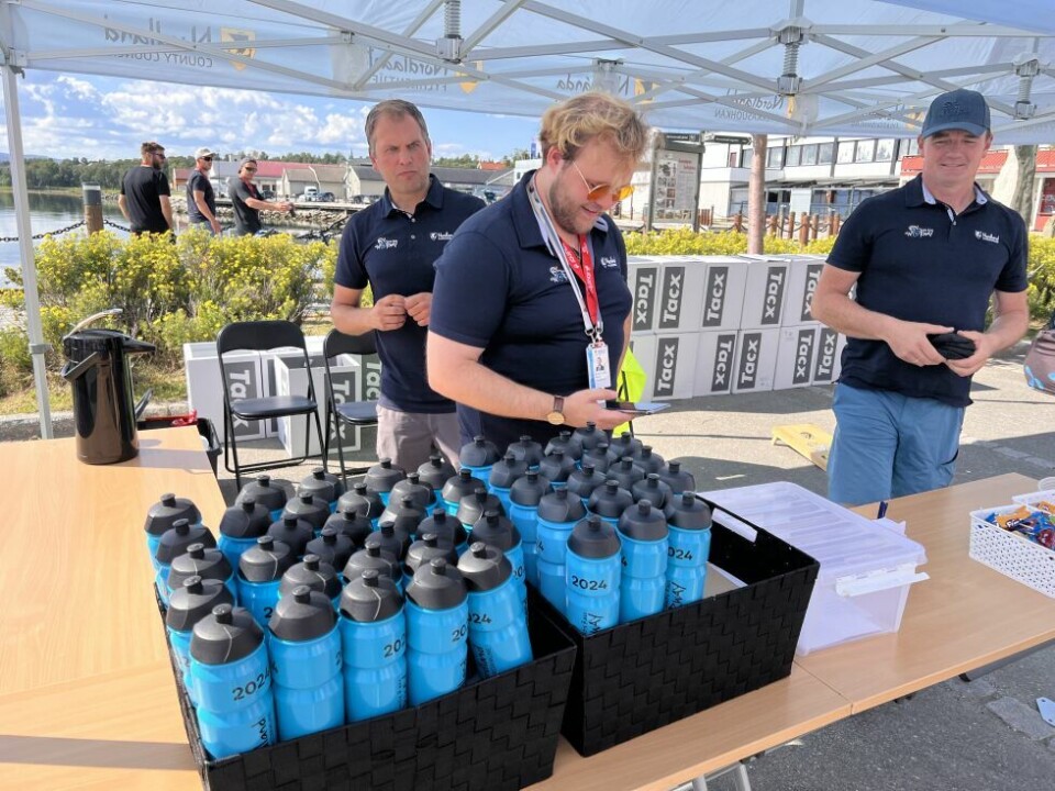Arctic Race dag toLars Nystadbakk og Andreas Vestvann Johnsen på stand for Nordland fylkeskommune