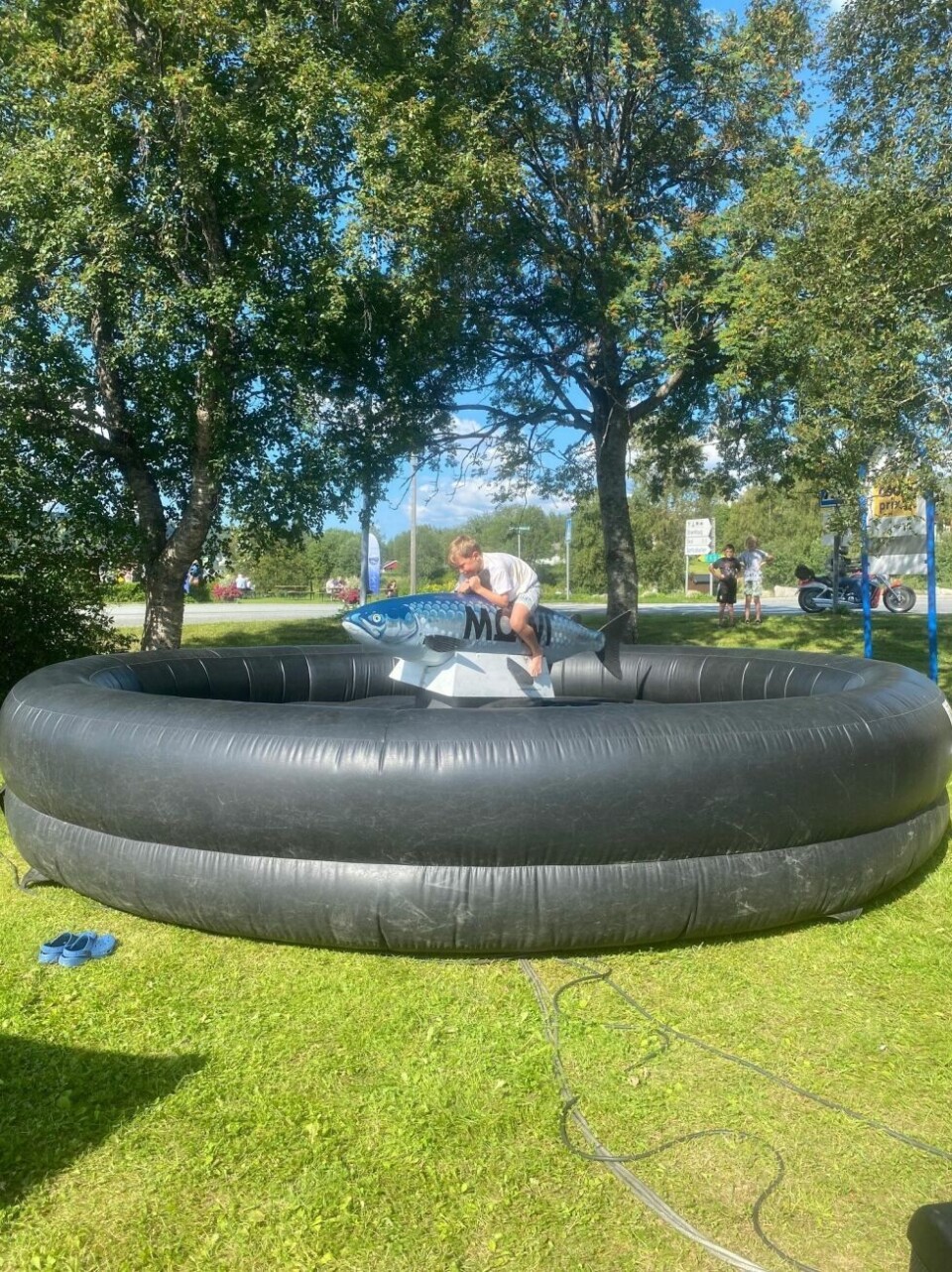 Arctic Race dag toRI PÅ LAKSEN. Mowi hadde hentet Mowi-rodeo-laksen! Denne var populær!