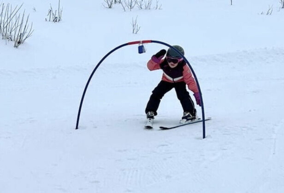 IVRIG. Mie (6) stortrvies i bakken og nå håper IL Malm at det skal bli en stor gjeng unge alpinister i klubben. IVRIG. Mie (6) stortrvies i bakken og nå håper IL Malm at det skal bli en stor gjeng unge alpinister i klubben. Foto: IL Malm