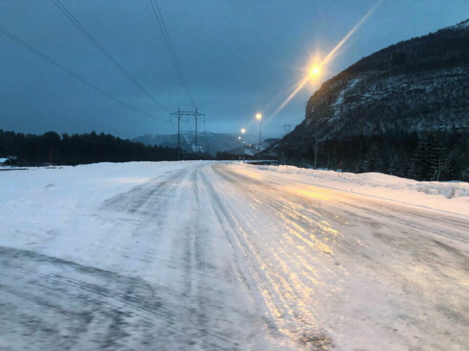 GLATT FØRE. Det kan bli vanskelige kjøreforhold i hele Salten i helgen. GLATT FØRE. Det kan bli vanskelige kjøreforhold i hele Salten i helgen. Foto: Helge Simonsen