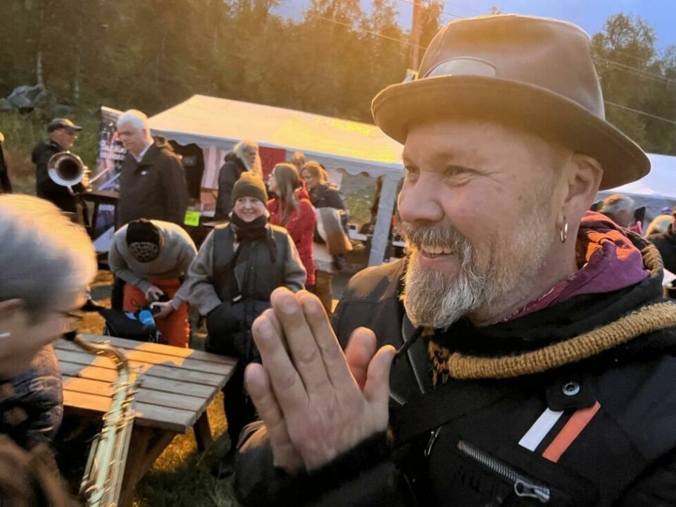 Stig Henrik Hoff virkelig storkoste seg på utekino i Daja. - Fy f.. så kult dette var, sa 'Kniv-Axel'. Stig Henrik Hoff virkelig storkoste seg på utekino i Daja. - Fy f.. så kult dette var, sa 'Kniv-Axel'. Foto: Espen Johansen