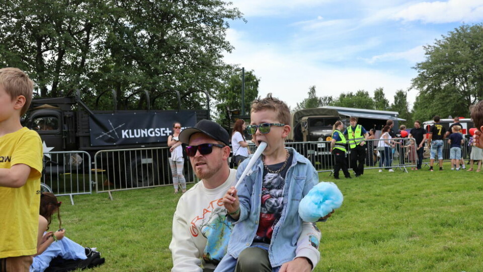 Se torsdagens gatabilder herGODT. Sukkerspinn er best, sier Martin Olai Kristiansen (4) og Dag Ove Kristiansen (43).