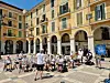 SPILTE FOR FOLKET. Korpset hadde flere konserter i løpet av turen. Her på Placa Major i Palma.