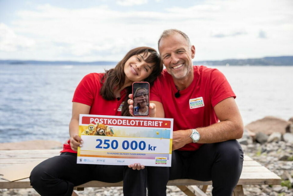 KUNNE JUBLE. Barbro fra Beiarn ble oppringt på Facetime av Jorun og Tom Stiansen søndag formiddag. KUNNE JUBLE. Barbro fra Beiarn ble oppringt på Facetime av Jorun og Tom Stiansen søndag formiddag. Foto: Postkodelotteriet