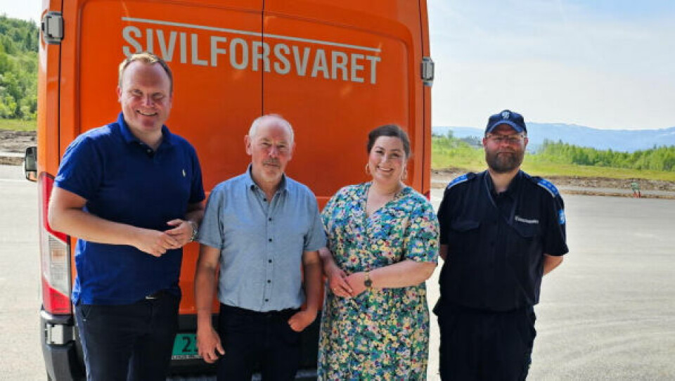 MØTE. Sivilforsvaret skal også inn i Blålysbygget og de var representert ved Espen Sten Larsen (til høyre) under statssekretærens besøk mandag. Saltdals ordfører Rune Berg er nummer to fra venstre. MØTE. Sivilforsvaret skal også inn i Blålysbygget og de var representert ved Espen Sten Larsen (til høyre) under statssekretærens besøk mandag. Saltdals ordfører Rune Berg er nummer to fra venstre. Foto: Ida Bjørkquist