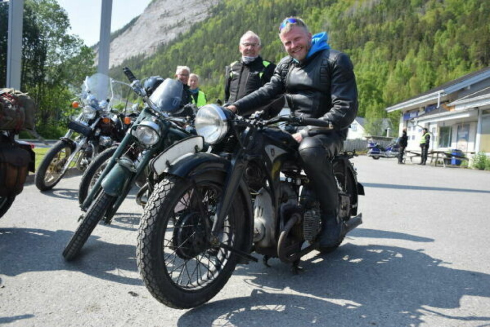 POLITISYKKEL. Den eldste sykkelen i følget og den yngste sjåføren. Benny Sætermo med en Zundapp fra 1938. POLITISYKKEL. Den eldste sykkelen i følget og den yngste sjåføren. Benny Sætermo med en Zundapp fra 1938.