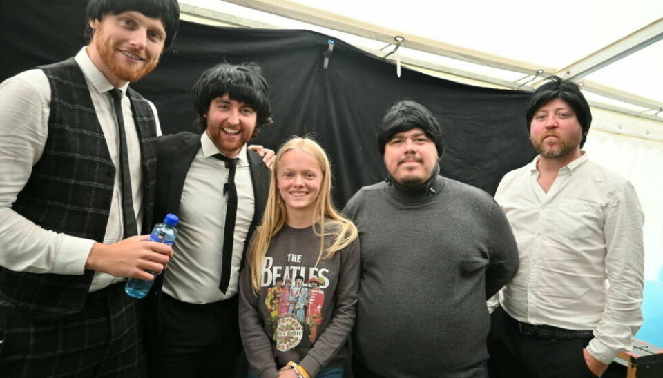 TRAFF HELTENE. 14 år gamle Una Thuv Hunstad fra Valnesfjord er veldig glad i The Beatles, og har vært på Paul McCartney-konsert. Nå fikk hun prate med selveste ”The Beatles”. TRAFF HELTENE. 14 år gamle Una Thuv Hunstad fra Valnesfjord er veldig glad i The Beatles, og har vært på Paul McCartney-konsert. Nå fikk hun prate med selveste ”The Beatles”.