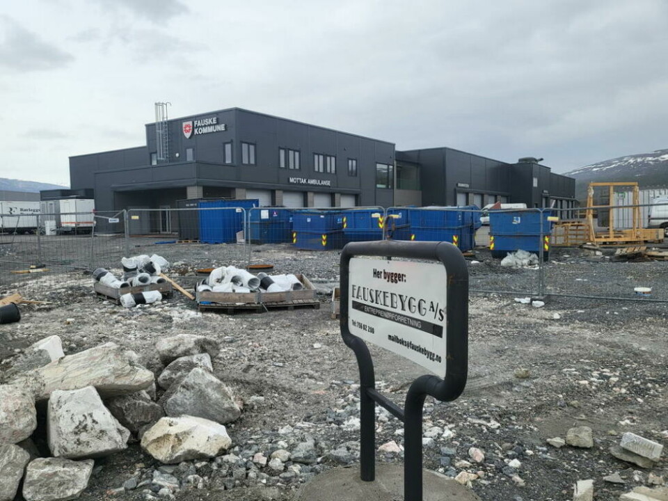 HAVNER I RETTEN. Blålysbygget er snart ferdig, men det er berammet et seks ukers etterspill på grunn uenighet om rundt 40 millioner kroner. HAVNER I RETTEN. Blålysbygget er snart ferdig, men det er berammet et seks ukers etterspill på grunn uenighet om rundt 40 millioner kroner. Foto: Stig Bjørnar Karlsen