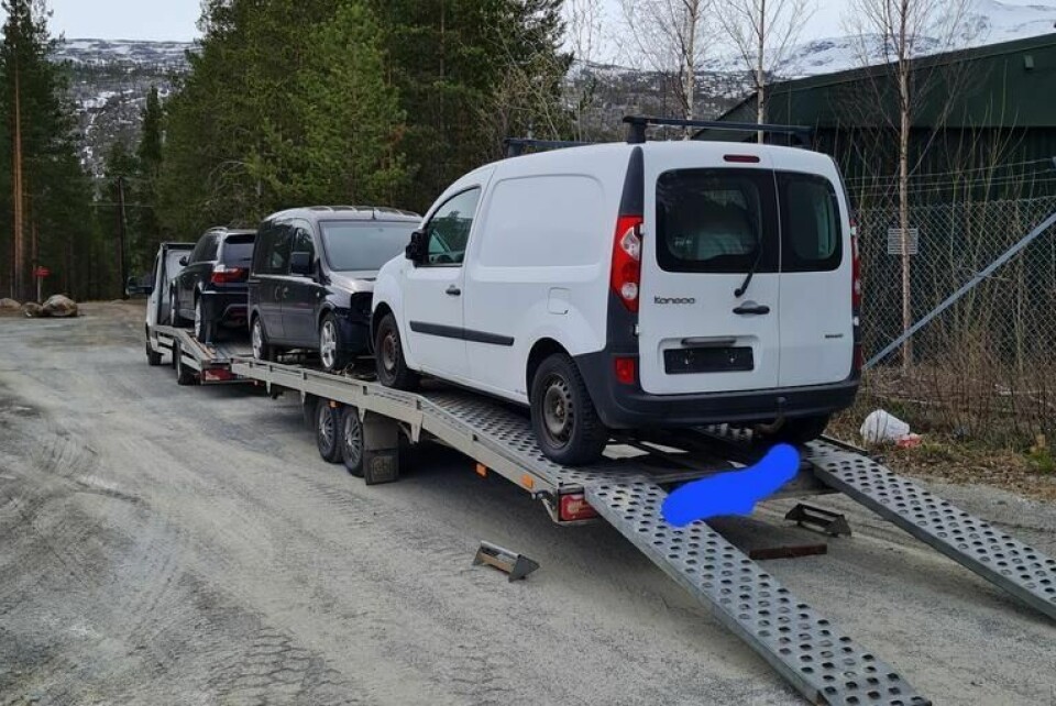 INNE PÅ KONTROLL. 63 tunge kjøretøy ble kontrollert på Hestbrinken i Saltdal tirsdag. En rekke gebyrer og advarsler ble gitt. INNE PÅ KONTROLL. 63 tunge kjøretøy ble kontrollert på Hestbrinken i Saltdal tirsdag. En rekke gebyrer og advarsler ble gitt. Foto: Statens Vegvesen