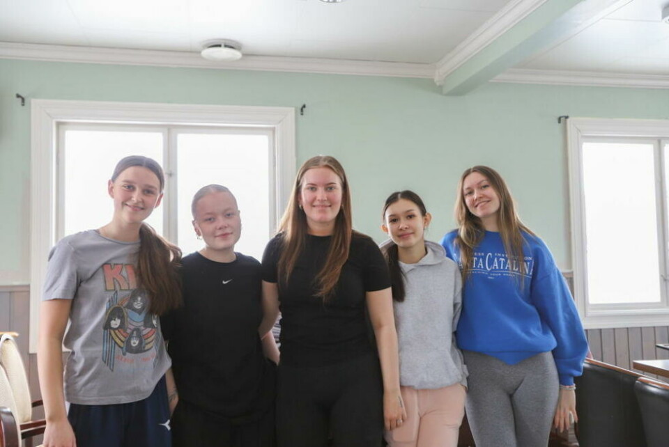 GODE VENNER. Fra venstre: Hannah Lund, Nathalie Sakariassen, Tora Gravem, Sara Bogucki og Dina Abrahamsen. GODE VENNER. Fra venstre: Hannah Lund, Nathalie Sakariassen, Tora Gravem, Sara Bogucki og Dina Abrahamsen. Foto: Lise Ailin Rosvoll Berntzen