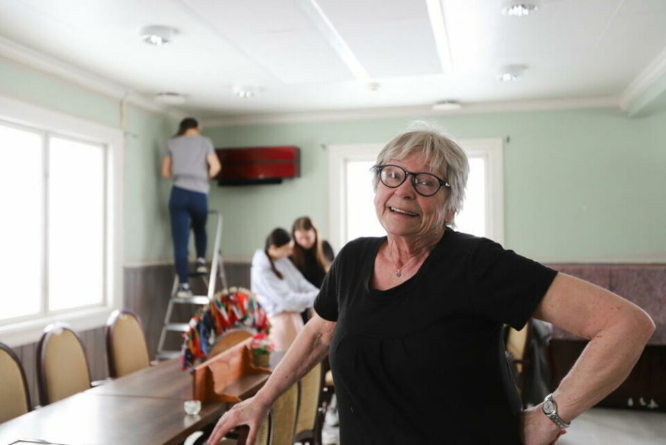 ROSER RUSSEN. Marianne Sakariassen mener russejentene fortjener skryt for innsatsen. - I media får russen alltid mye negativt, men de gjør utrolig mye bra, og det fortjener dem skryt for, sier hun. ROSER RUSSEN. Marianne Sakariassen mener russejentene fortjener skryt for innsatsen. - I media får russen alltid mye negativt, men de gjør utrolig mye bra, og det fortjener dem skryt for, sier hun. Foto: Lise Ailin Rosvoll Berntzen