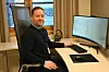 MOTIVERT. John Håkon Eilertsen hadde sin første dag som daglig leder på ISE AS forrige uke. - Jeg gleder meg til å gå på jobb hver dag. Her blir jeg møtt av trivelige kollegaer som har mange gode ideer, drivkraft og initiativ, sier han. Foto: Lise Ailin Rosvoll Berntzen