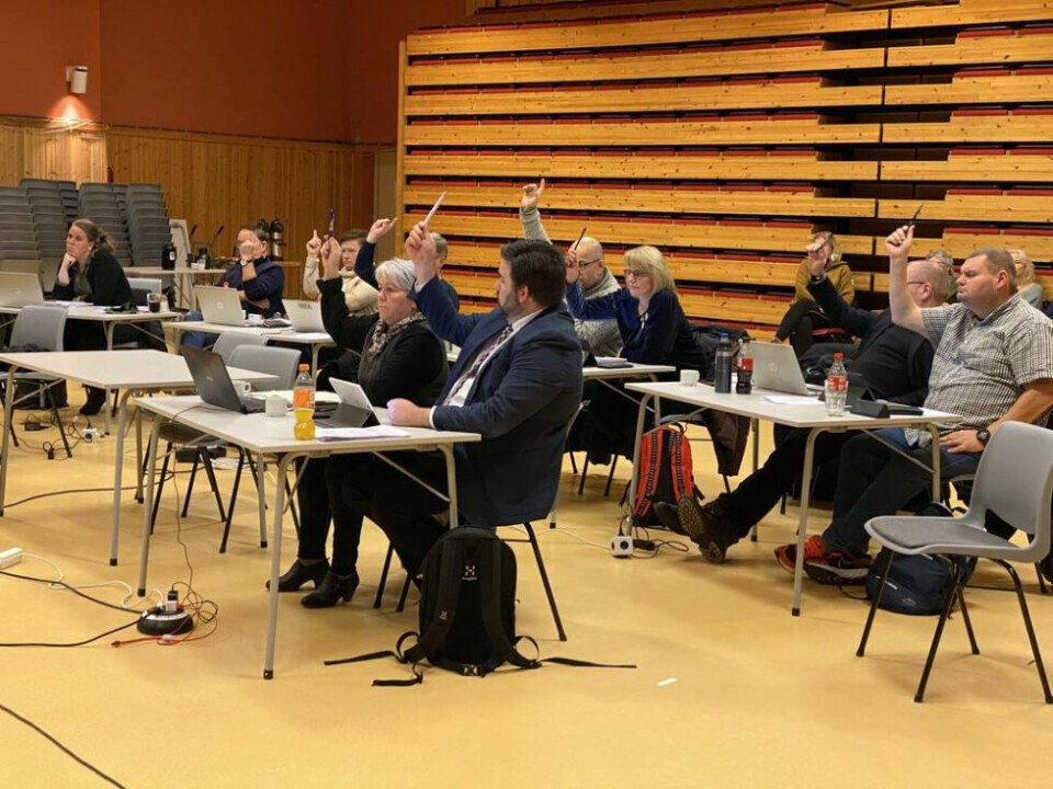 FLYTTET PENGER. Flertallet i Sørfold kommunestyre vil komme i gang med prosessen rundt å samle omsorgstjenesten, og stemte ned bygging av to nye omsorgsleiligheter i Mørsvik. FLYTTET PENGER. Flertallet i Sørfold kommunestyre vil komme i gang med prosessen rundt å samle omsorgstjenesten, og stemte ned bygging av to nye omsorgsleiligheter i Mørsvik. Foto: Eva S. Winther