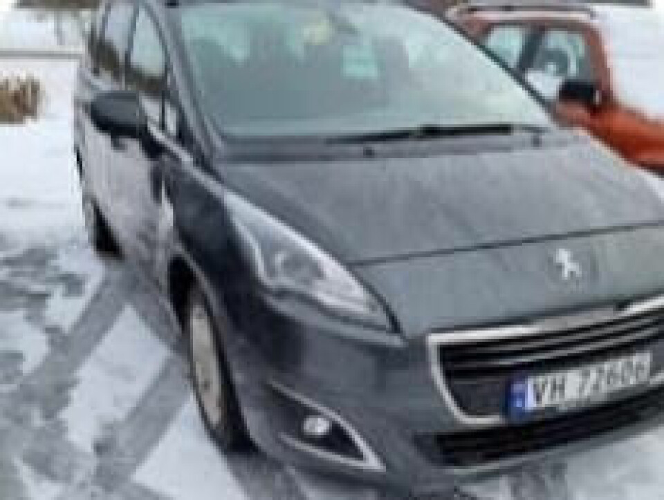 STJÅLET. Denne Peugeot 5008 er stjålet fra en adresse på Fauske. STJÅLET. Denne Peugeot 5008 er stjålet fra en adresse på Fauske. Foto: Privat