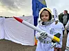 HADDE STYRINGA. Lukas Osbakk (5) var pilot ombord på Pluto 10 da han og de andre skolestarterne reiste til Mars - i alle fall i fantasien. Her holder han raketten som ble skutt opp av gjestene fra Andøya Space Education. Alle foto: Eva S. Winther