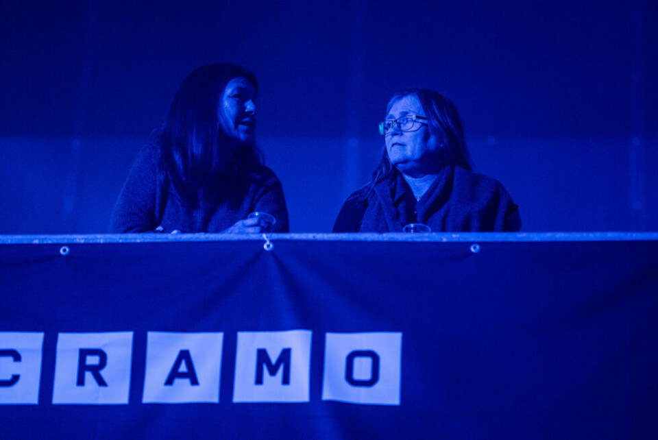 Blåfrost lørdagFolket strømmet til Svømmehallen scene på lørdag