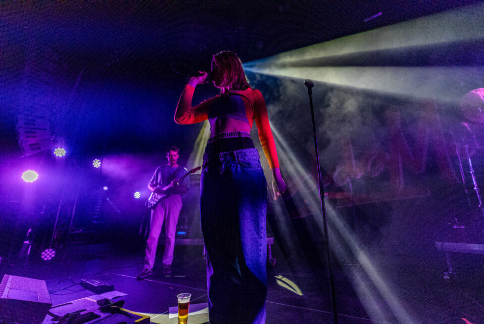 Blåfrost lørdagFolket strømmet til Svømmehallen scene på lørdag