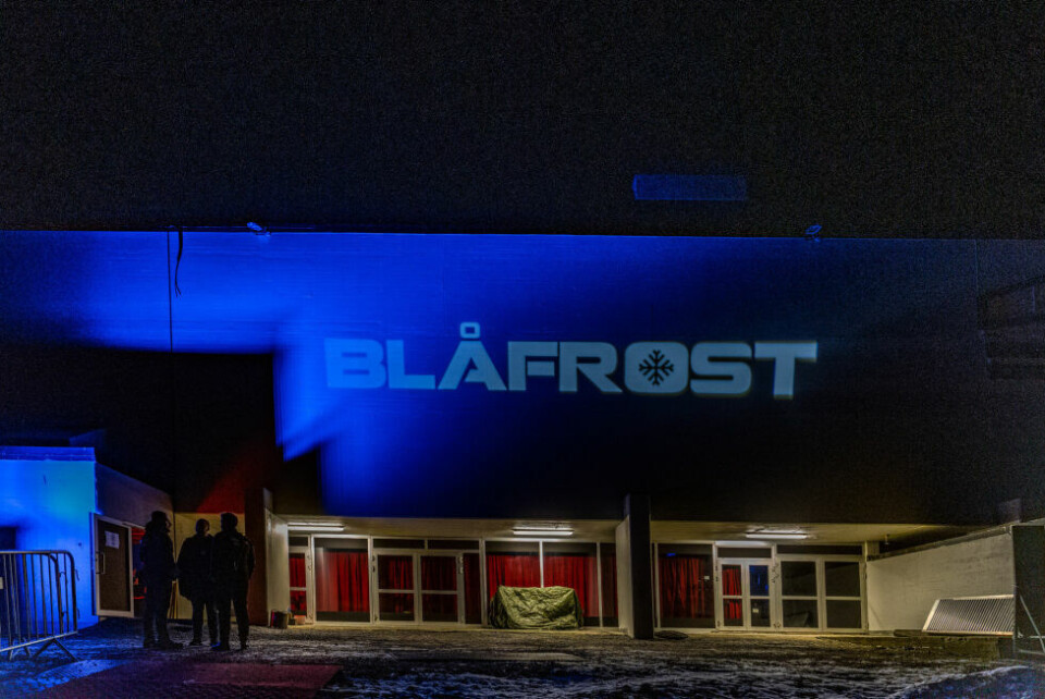 Blåfrost lørdagFolket strømmet til Svømmehallen scene på lørdag