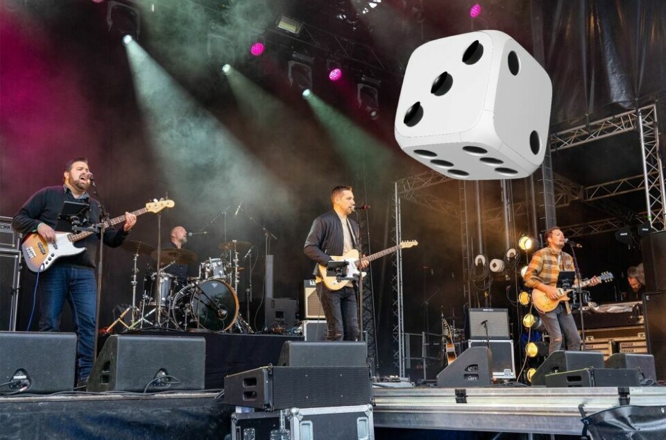 ÅPNET BALLET. Det Dær Bænde var ført ut på scenen i Melenciparken fredag. ÅPNET BALLET. Det Dær Bænde var ført ut på scenen i Melenciparken fredag. Foto: Anita Sjåvik