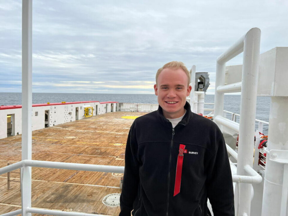 JOBBET 17. MAI. Her er Eskil Sørensen på en båt i Nordsjøen for et ROV-oppdrag. Alle foto: privatI AKSJON. Eskil Sørensen på rigg med plattform i bakgrunnen.UT PÅ JOBB. Klar for helikoptertur ut i felt.KLAR. Kaffe på dekk rett før skift.TRIVES. Eskil Sørensen mener han har en spennende jobb inn i det grønne skiftet. JOBBET 17. MAI. Her er Eskil Sørensen på en båt i Nordsjøen for et ROV-oppdrag. Alle foto: privat