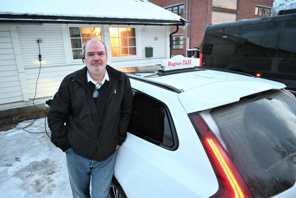 AVVISER PÅSTANDENE OM UTFRYSING. Daglig leder Hans Petersen i Rognan taxi sier de ikke har gjort noe for å fryse ut Pettersen Taxi. AVVISER PÅSTANDENE OM UTFRYSING. Daglig leder Hans Petersen i Rognan taxi sier de ikke har gjort noe for å fryse ut Pettersen Taxi. Foto: Kenneth Strømsvåg