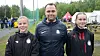 Jenny Henriette Storsletten og Thila Mikaelsen-Bjørnli er blant de som i kraft av å være dommere forhåpentlig skal sørge for god avvikling av massevis av fotballkamper i årene framover. Her sammen med dommeransvarlig i Saltdalkameratene, Joar Albrigtsen. Foto: Espen Johansen