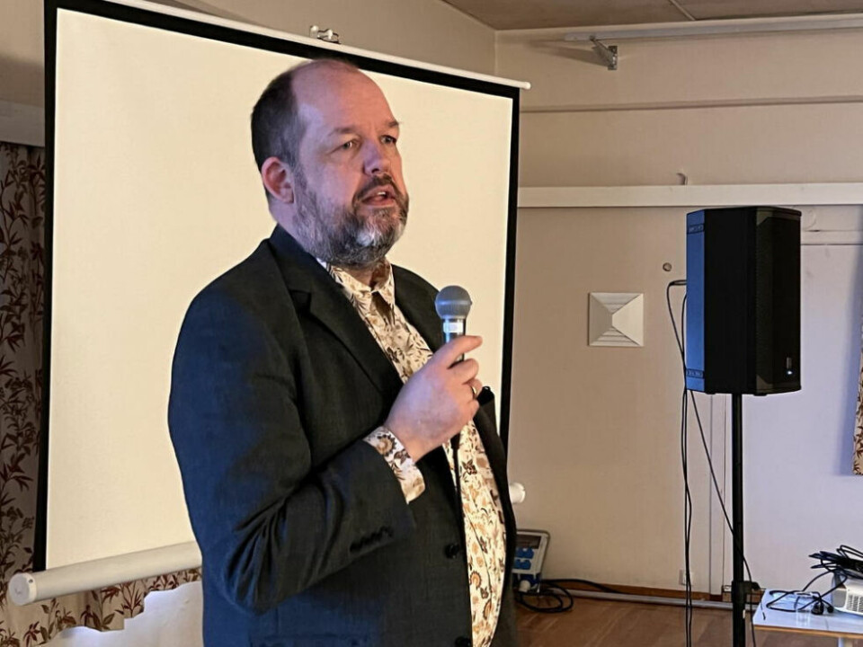 UNDERHOLDT. Sogneprest Arnt-Håkon Nordkil bidro med både vitser, sanger og dikt og fikk stor applaus. UNDERHOLDT. Sogneprest Arnt-Håkon Nordkil bidro med både vitser, sanger og dikt og fikk stor applaus. Foto: Espen Johansen