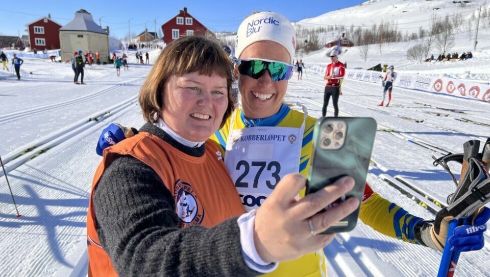 Mona Mosti og Astrid Øyre Slind rett før starten. Mona Mosti og Astrid Øyre Slind rett før starten. Foto: Espen Johansen
