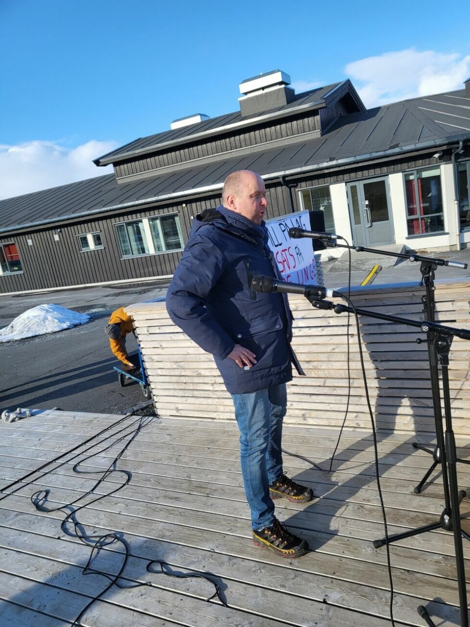 KATASTROFE. Lærer Terje Mellerud kalte de foreslåtte nedskjæringene en katastrofe. KATASTROFE. Lærer Terje Mellerud kalte de foreslåtte nedskjæringene en katastrofe. Foto: Stig Bjørnar Karlsen
