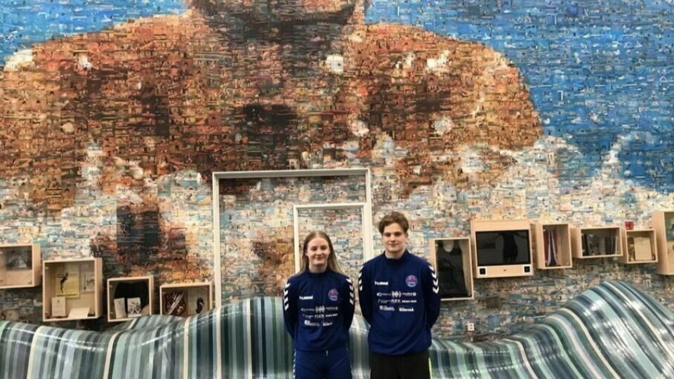 STORSTEVNE. Ingrid Helskog Hansen og Mathias Martinussen på plass i Alexander Dale Oen Arena i Bergen. STORSTEVNE. Ingrid Helskog Hansen og Mathias Martinussen på plass i Alexander Dale Oen Arena i Bergen. Foto: Foto: Kim Torry Simmenes, Fauske svømmeklubb