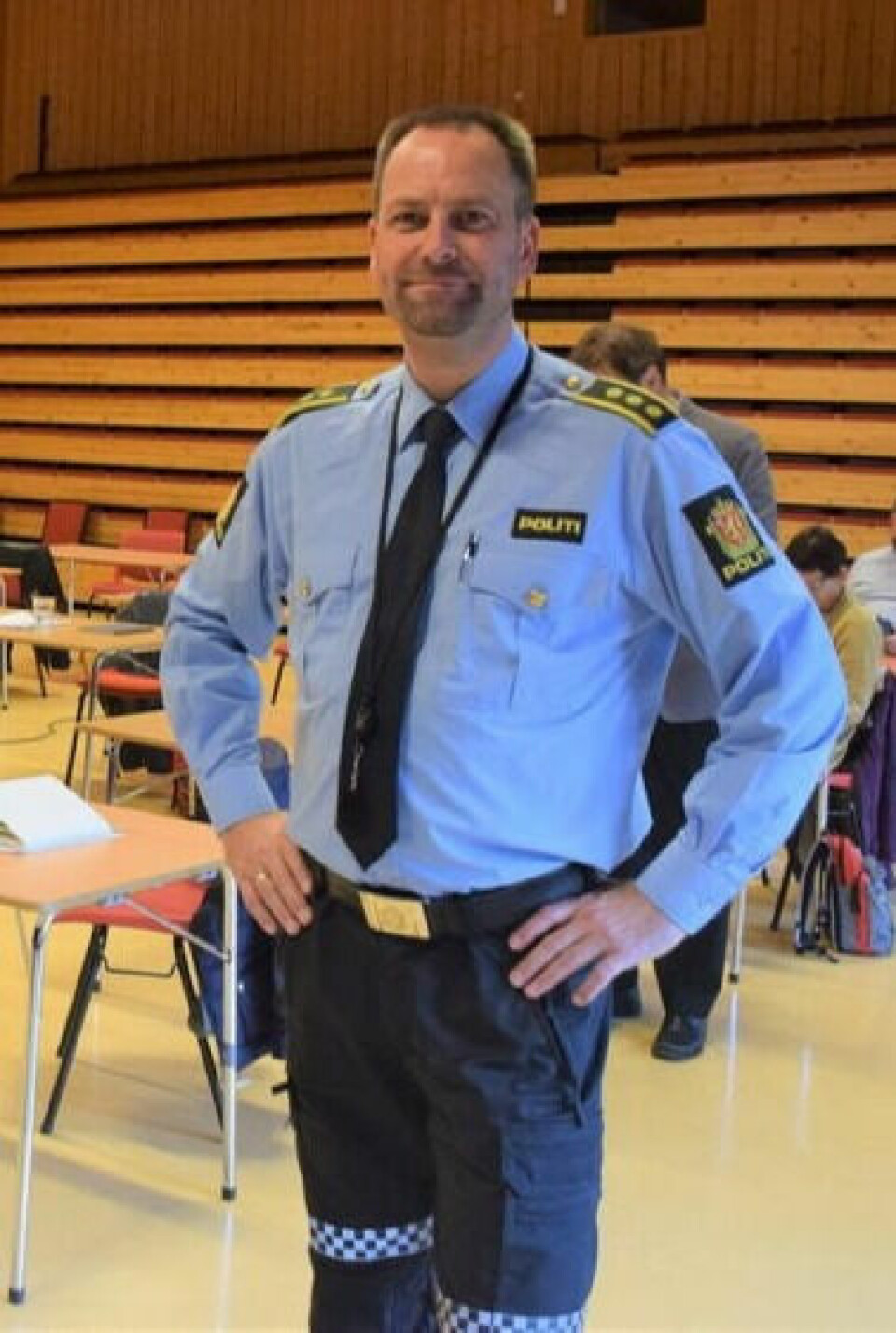 UTEN SPOR. Politistasjonssjef Ronny Borge og kollegaene har foreløpig ingen mistenkte i søkelyset etter hendelsen. UTEN SPOR. Politistasjonssjef Ronny Borge og kollegaene har foreløpig ingen mistenkte i søkelyset etter hendelsen. Foto: Eva S. Winther