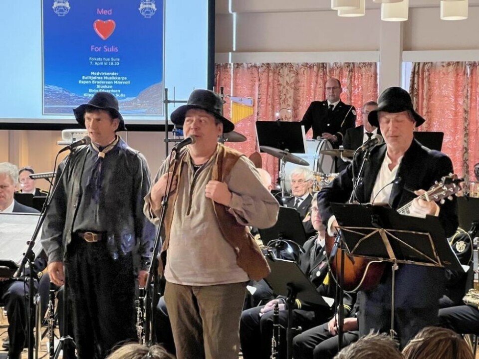 SLUSKAN. Wiggo Lund, Bjørn Skoglund og Kjell Basse Lund som Sluskan fortalte Sulishistorien på sin måte, gjennom både fortellinger og sanger. SLUSKAN. Wiggo Lund, Bjørn Skoglund og Kjell Basse Lund som Sluskan fortalte Sulishistorien på sin måte, gjennom både fortellinger og sanger. Foto: Espen Johansen