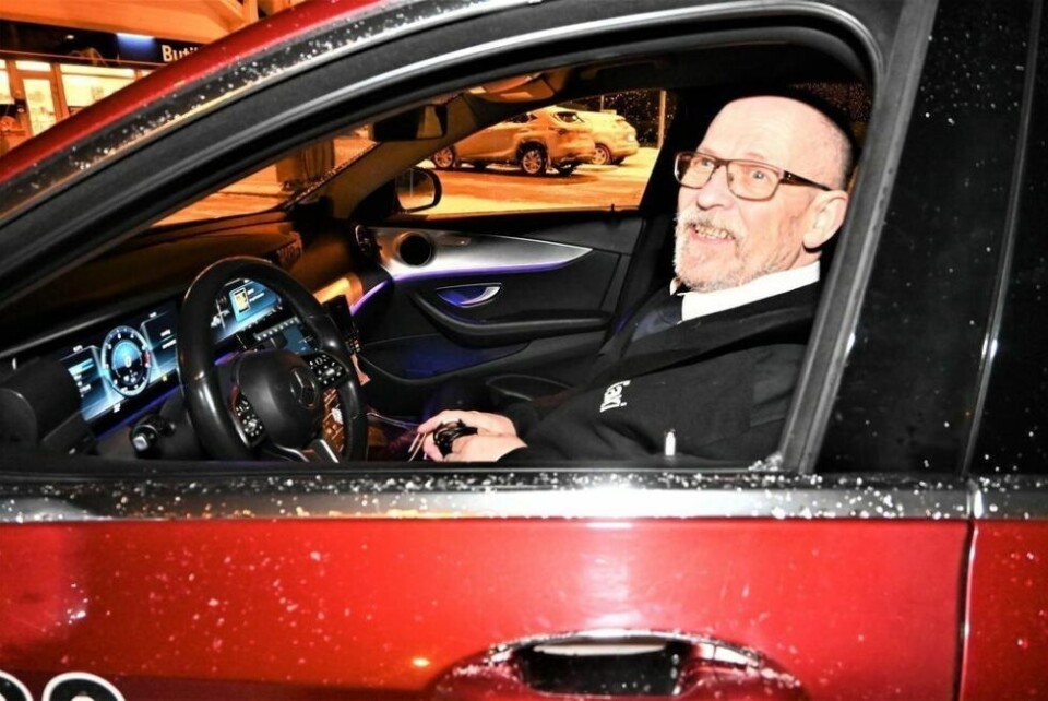 FREMSKYNDET OPPSTARTEN. Etter planen skulle Pettersen Taxi rulle i gang fra mandag. Et skred av henvendelser førte i stedet til at Trond Pettersen har vært på hjul mange timer allerede i helga. FREMSKYNDET OPPSTARTEN. Etter planen skulle Pettersen Taxi rulle i gang fra mandag. Et skred av henvendelser førte i stedet til at Trond Pettersen har vært på hjul mange timer allerede i helga. Foto: Kenneth Strømsvåg
